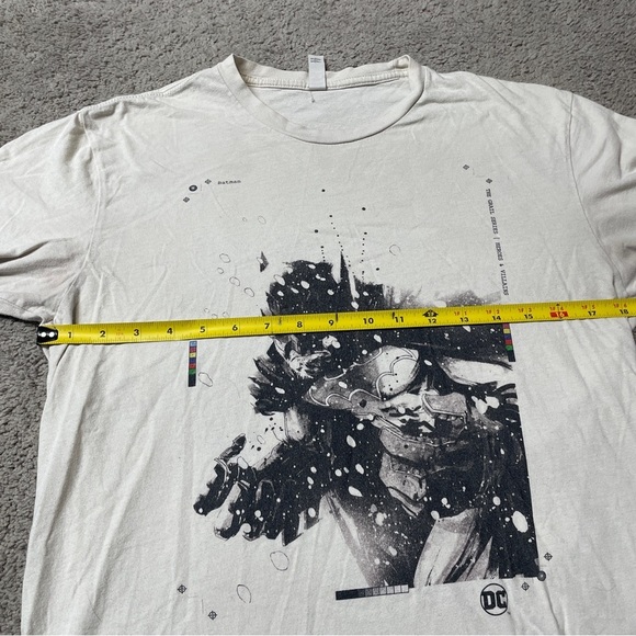 Next Level Apparel DC Batman “Jock Snow” Graphic Tee Men’s Medium - Picture 7 of 10